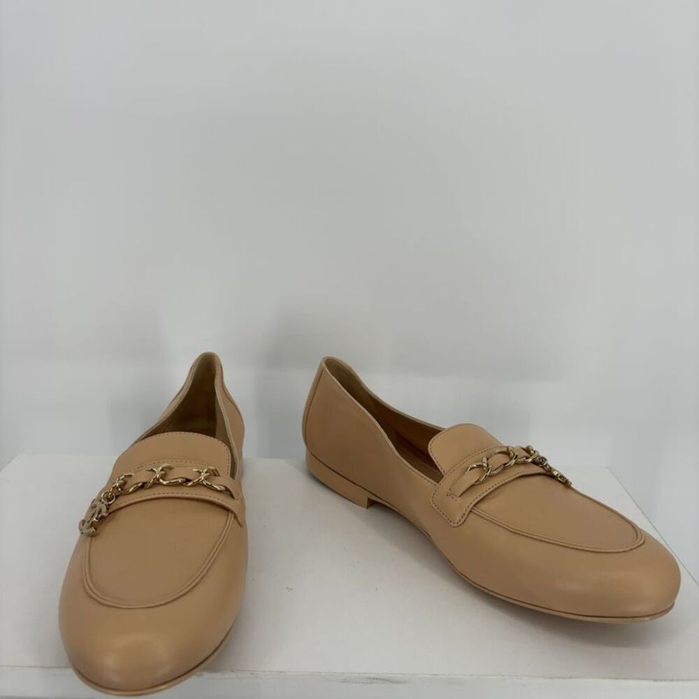CHANEL Leather Loafers in Black